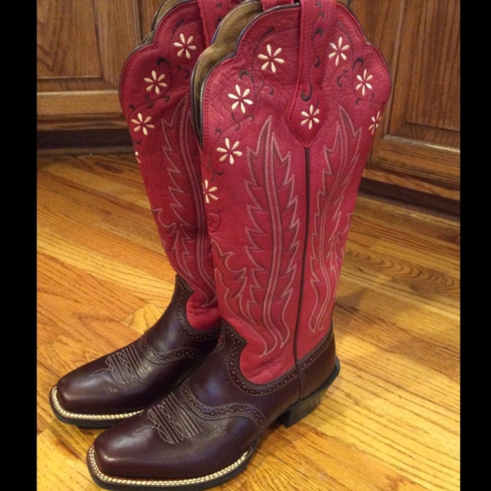 Women’s Ariat boots. 7.5 B